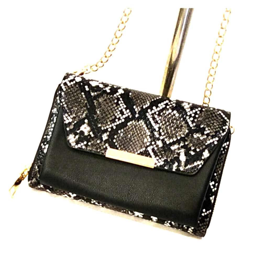 Isabelle Cross Body and Clutch Bag